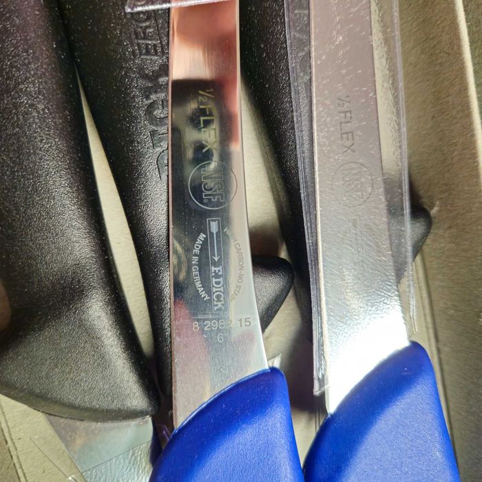 Професионални ножове за обезкостяване DICK