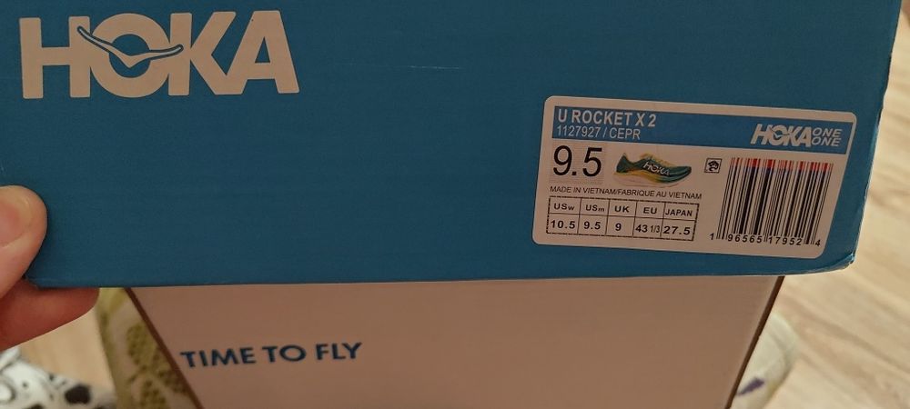 Se vinde  Hoka Rocket X2 , 43 1/3, NOI