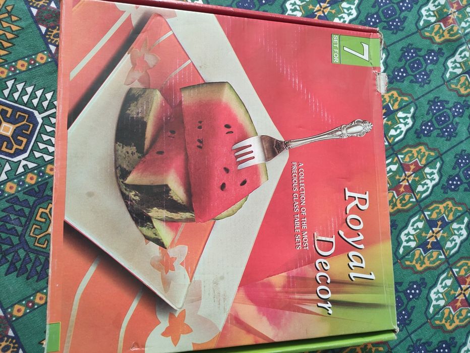 Столовые приборы в чемодане качество