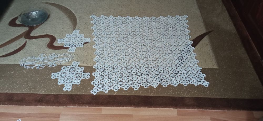 Macrame Doua seturi și mileuri