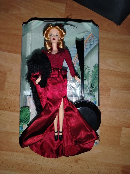 Papusa Barbie Fabulous Fourties