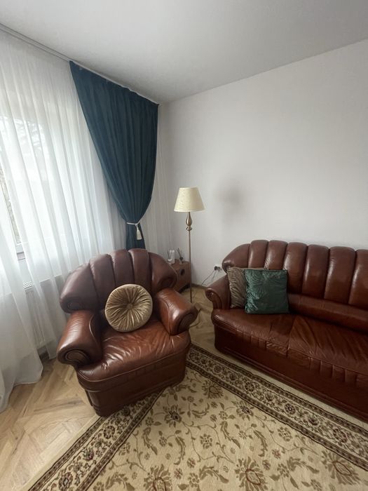 Canapea  extensibila din piele naturala + 2 fotolii