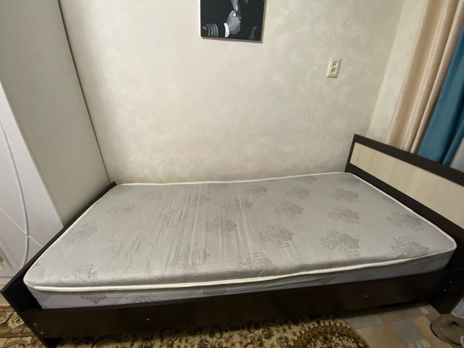 Продам 2 матраса  200*90