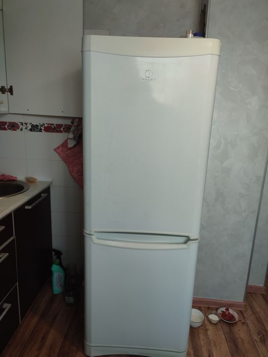 Холодильник indesit No Frost