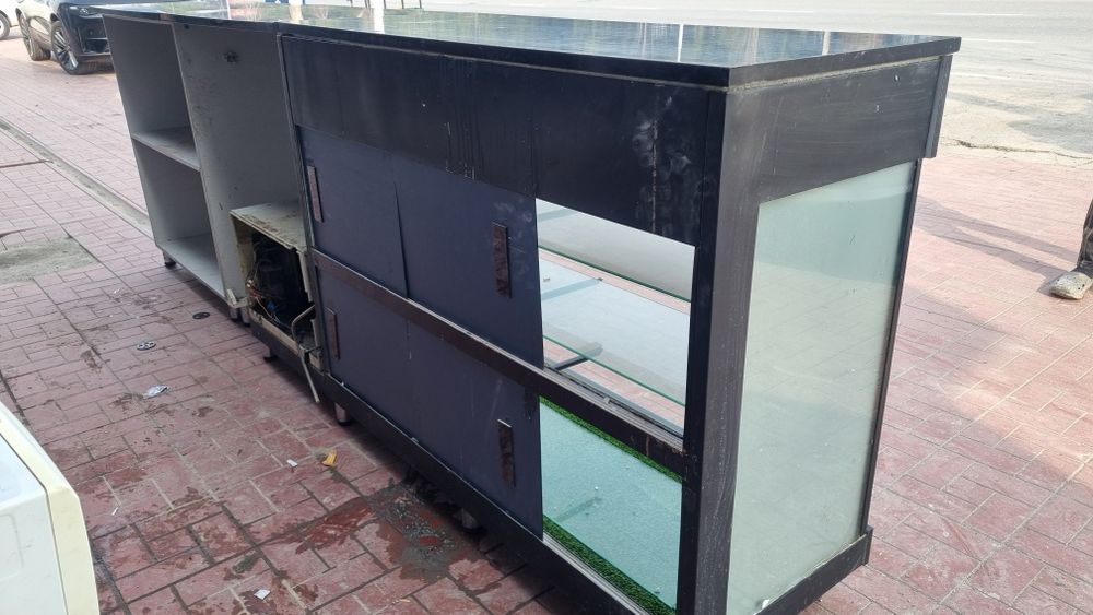 Ветрина холодильник