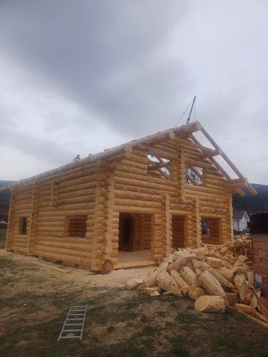 Construiesc case din lemn