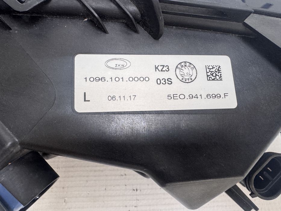 Proiector stanga Skoda Octavia 3 model dupa 2017 cod 5E0941699F