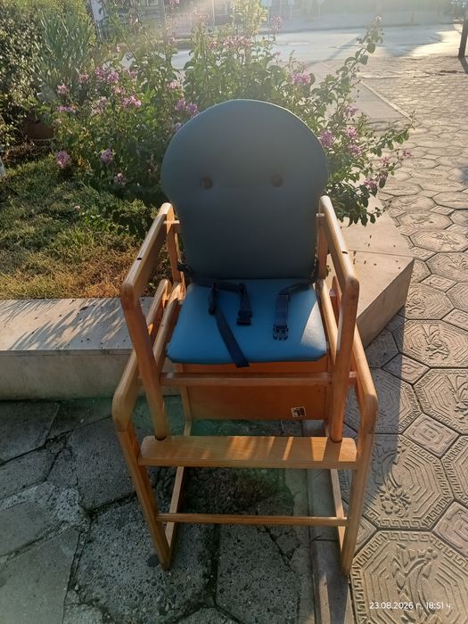 Дървено детско столче