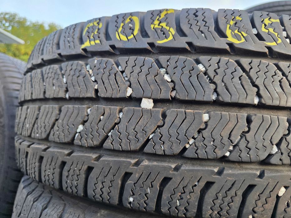 2бр Зимни гуми за бус 205 65 16 С - Semperit - DOT 2023