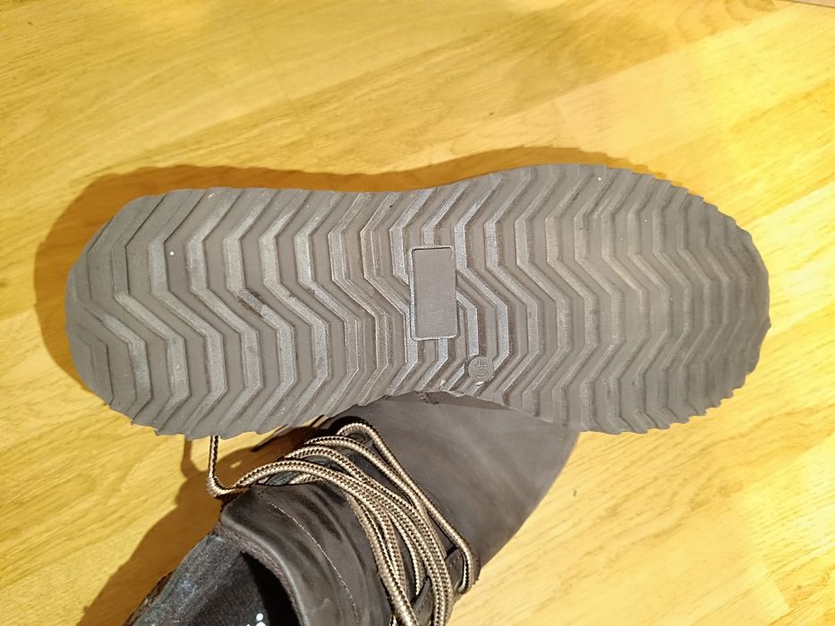 Ghete din piele intoarsa