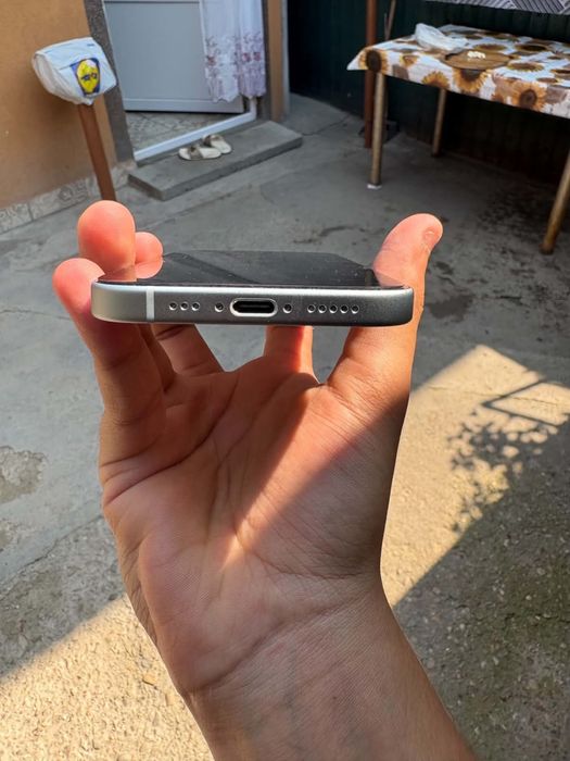 Iphone 15 in garantie pana in 2027