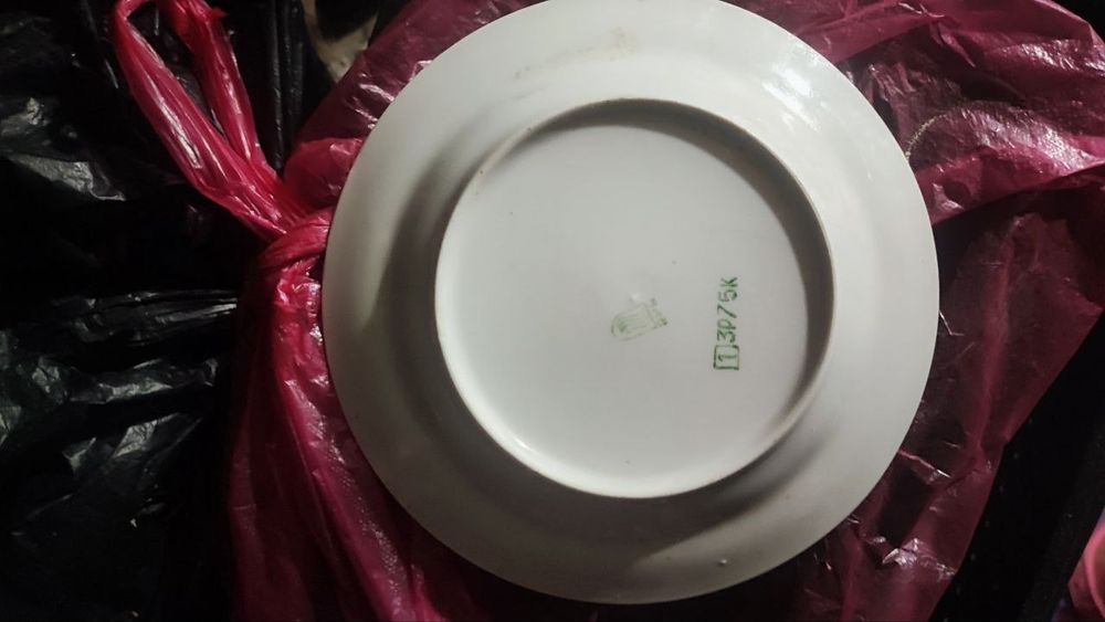 Блюдца красивые с голубыми цветами и золотым ободком, советские