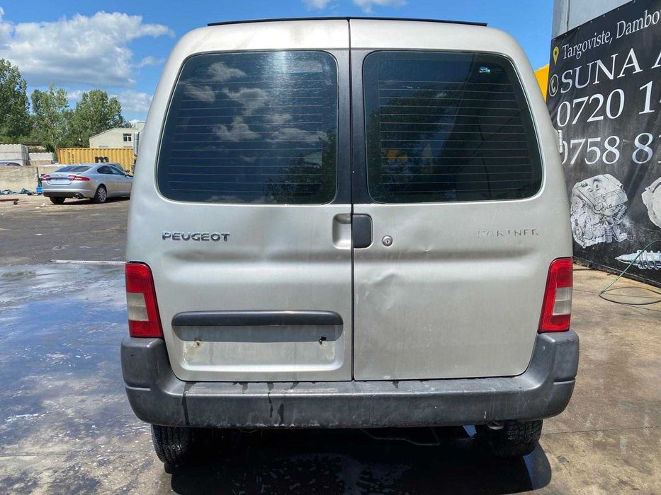 dezmembrez peugeot partner 1.9d cod motor DW8B/haion partner/usa fata