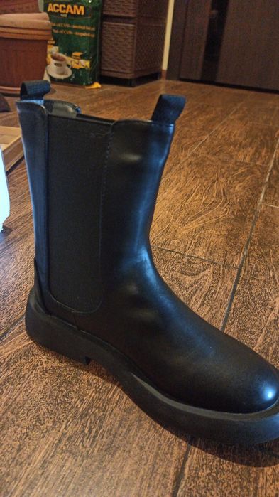 Сапоги осенние. Черного цвета