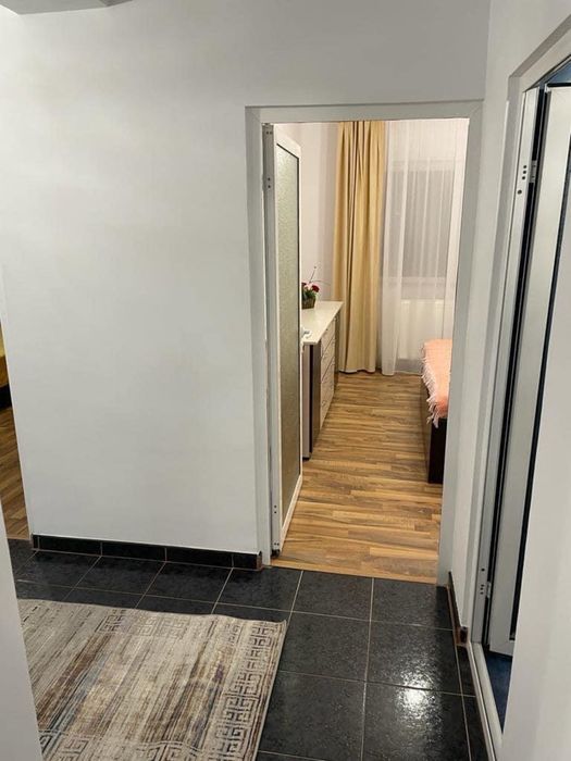 inchiriez apartament 3 camere