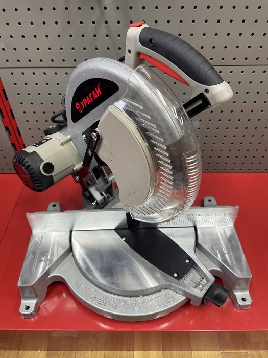 Торцовка. Углорез. Пила. Стусло. Стусло по дереву. Дисковая пила.