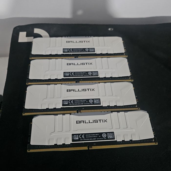Crucial  ballistix ddr4 3600 4x8gb white бели