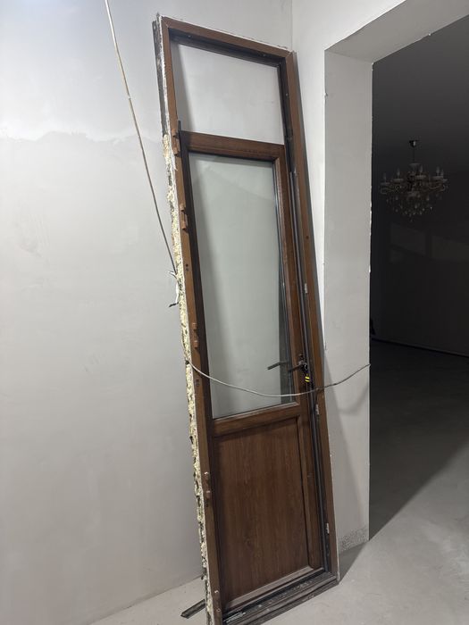 Продам дверь с косяком