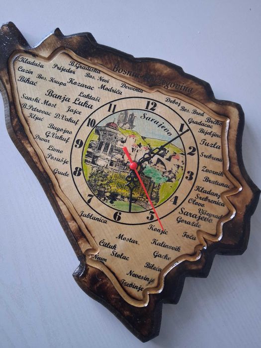 Ceas din lemn rustic