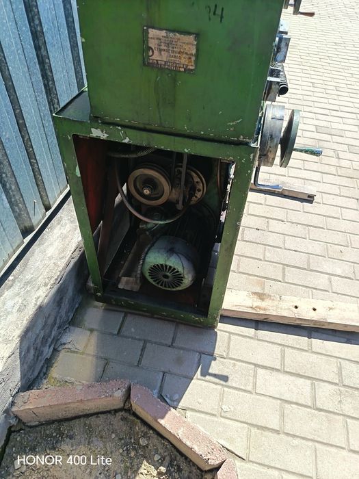 Токарный станок рабочий