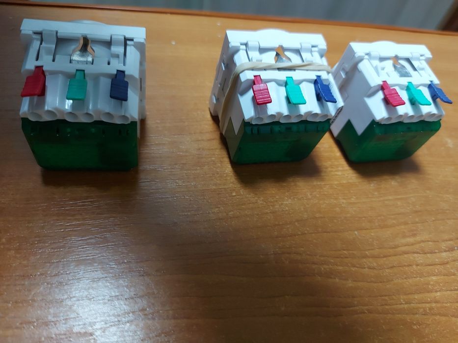 Priza inteligenta.modulara schinider..cu port C