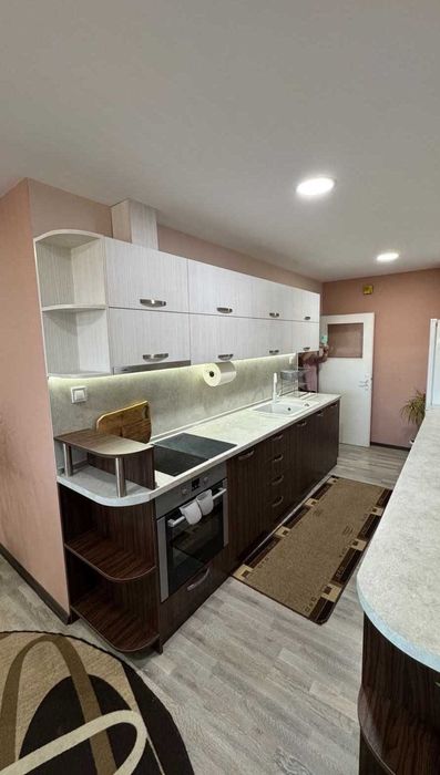 Продава ЧЕТИРИСТАЕН тухлен апартамент, ИДЕАЛЕН център