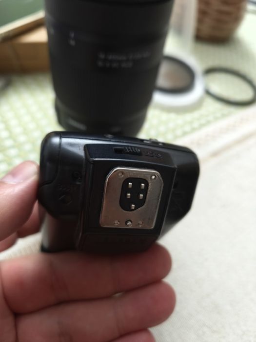 Canon 200D, 18-55 mm, blitz Canon