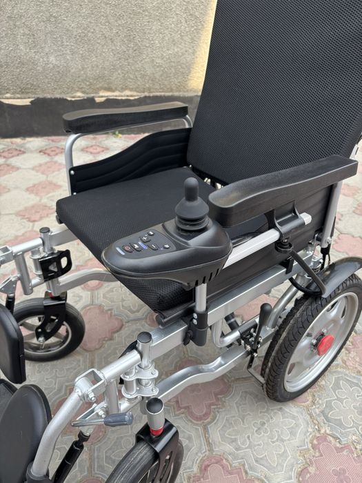 Инвалидная коляска с электроприводом