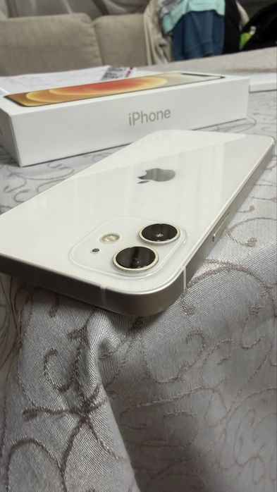 IPhone 12 , неразличим от нов, батерия  много добре, външен вид  супер