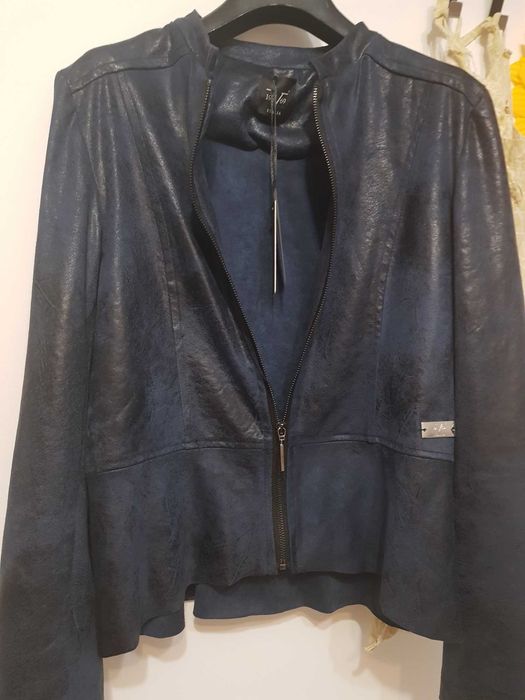 Ново дамско яке на  19V69 ITALIA