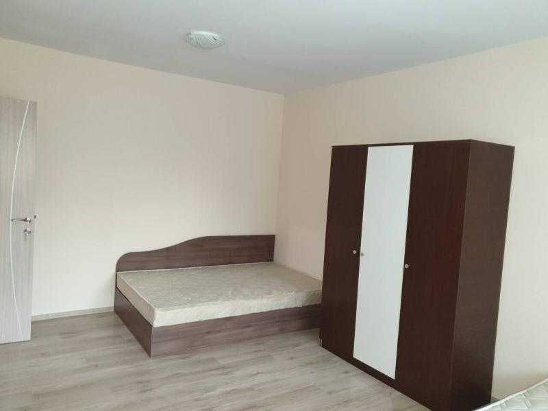 Тристаен апартамент в Славейков