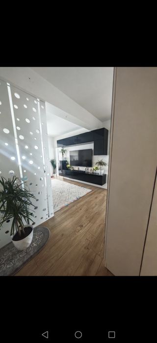 Apartament 3 camere de vânzare