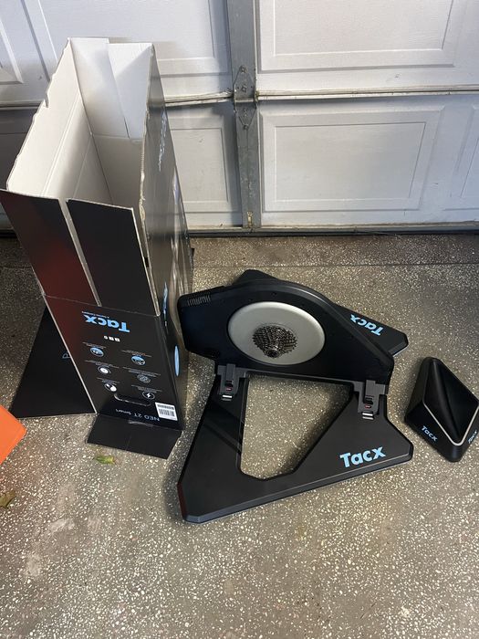 Trainer Tacx Neo 2T, caseta noua 105, 6h functionare, garantie 22 luni
