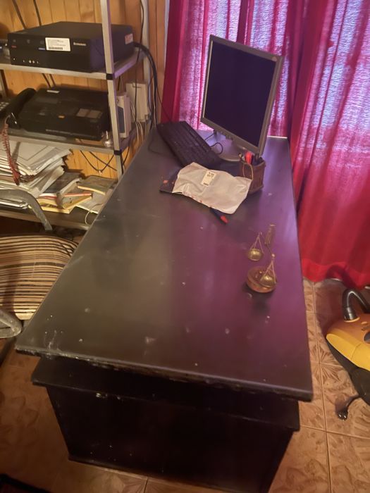 Маси и столове .