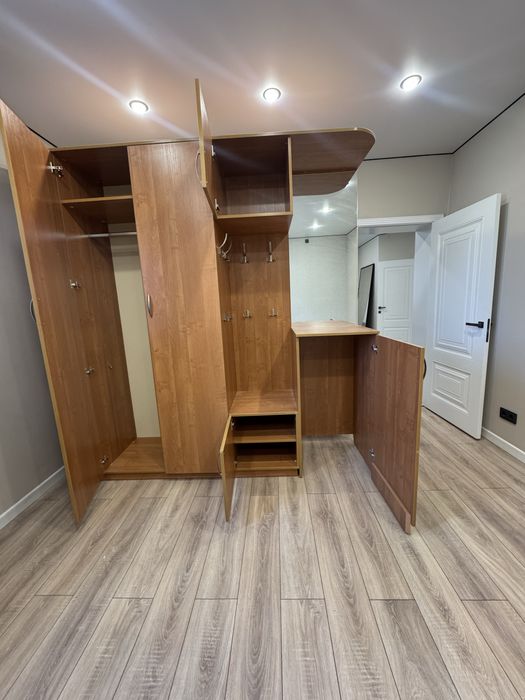 Продам  шкаф б/у