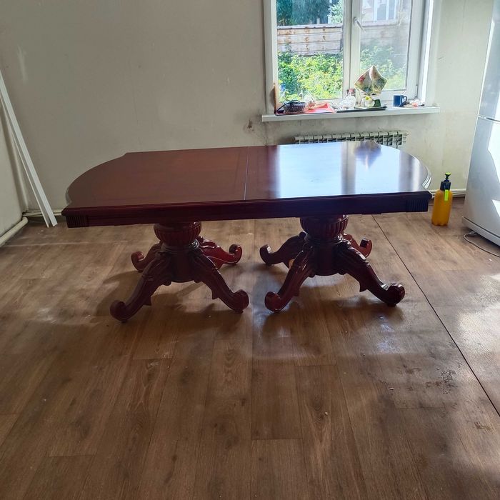 стол банкетный большой