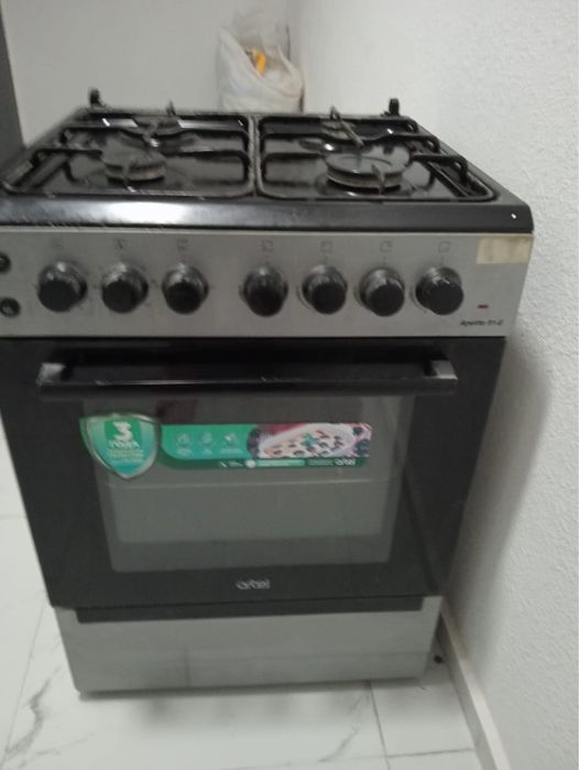 Продам газовую плиту