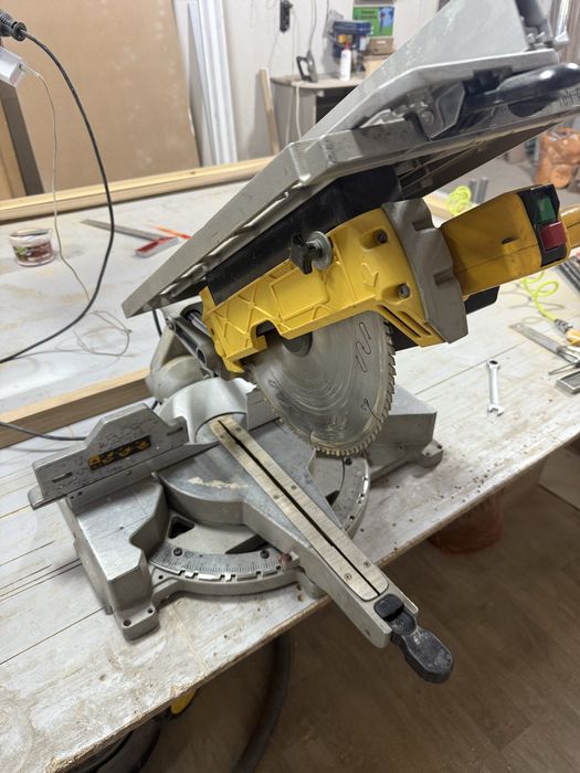 DeWalt углапил за 320000