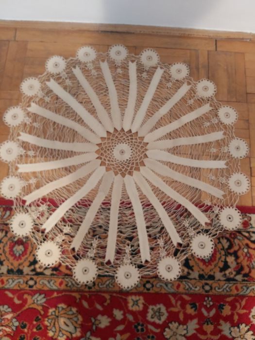 Fațe de masă din macrame, mileuri din macrame.