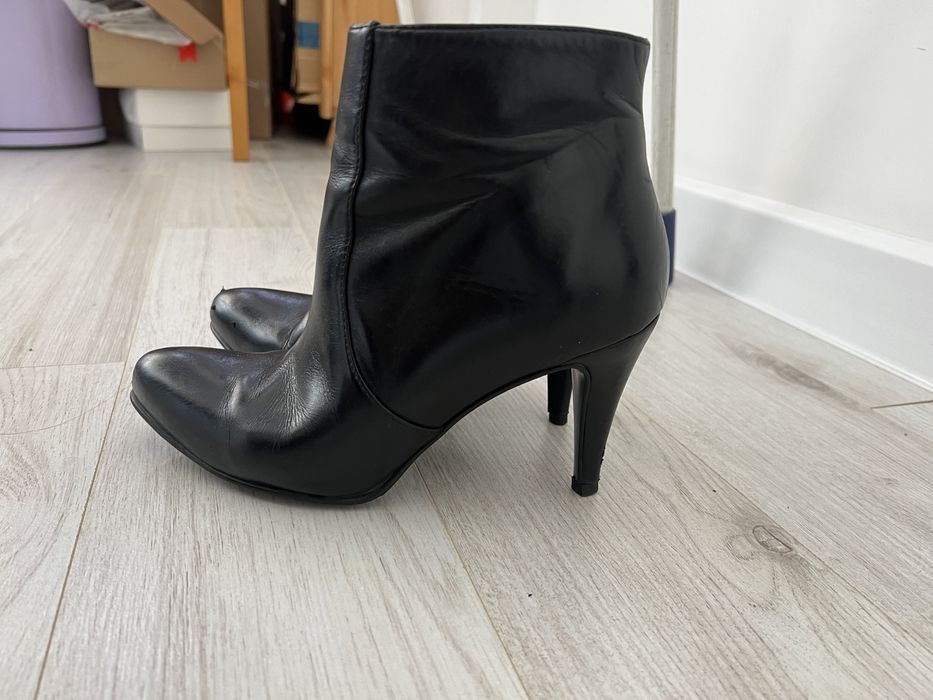 Кожаные ботильоны