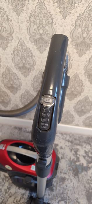 Пылесос LG в идеальном состоянии