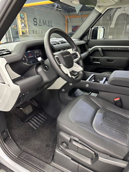 Ленд ровер ДЕФЕНДР .