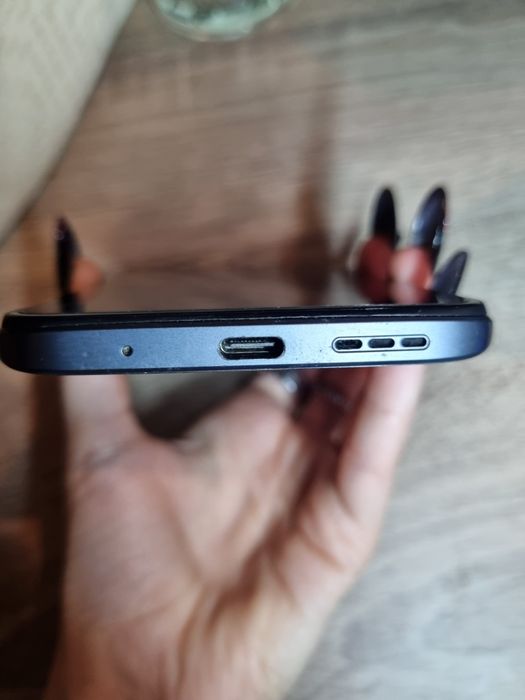 Xiaomi Redmi 10 2022 – funcțional – ecran zgâriat – preț negociabil