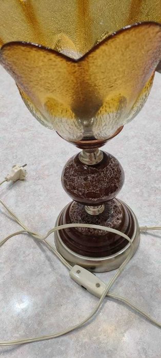 Светильник настольный продам