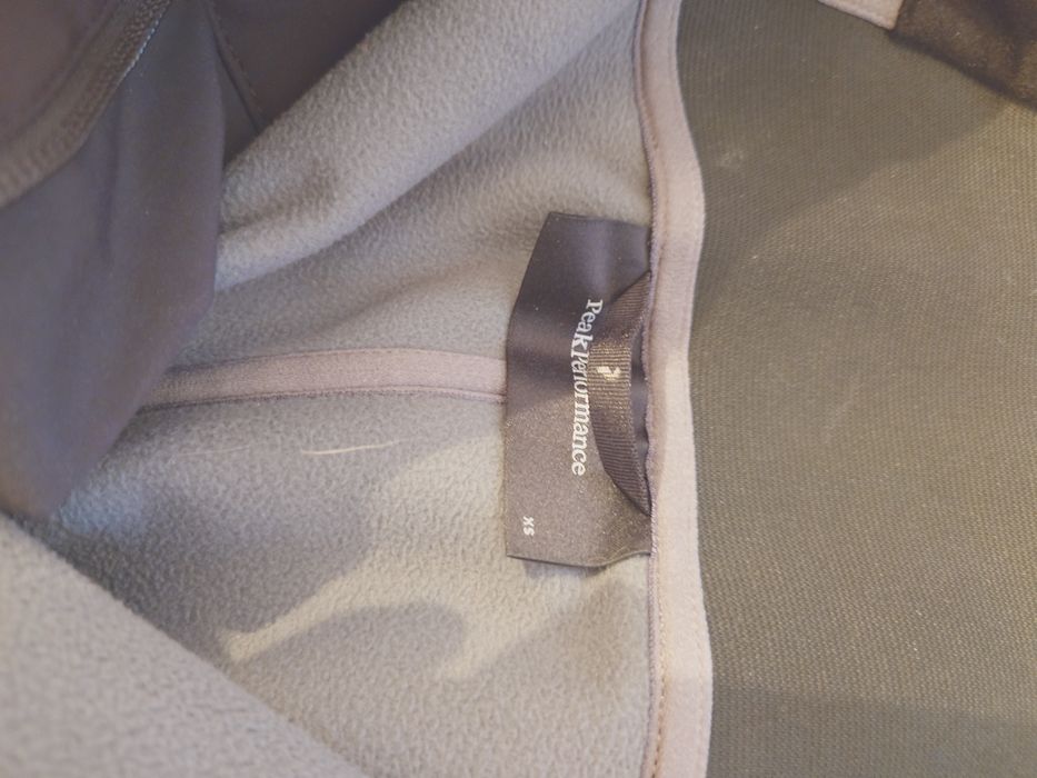 Vând pantaloni Peak performance Xs de schi pentru Dama