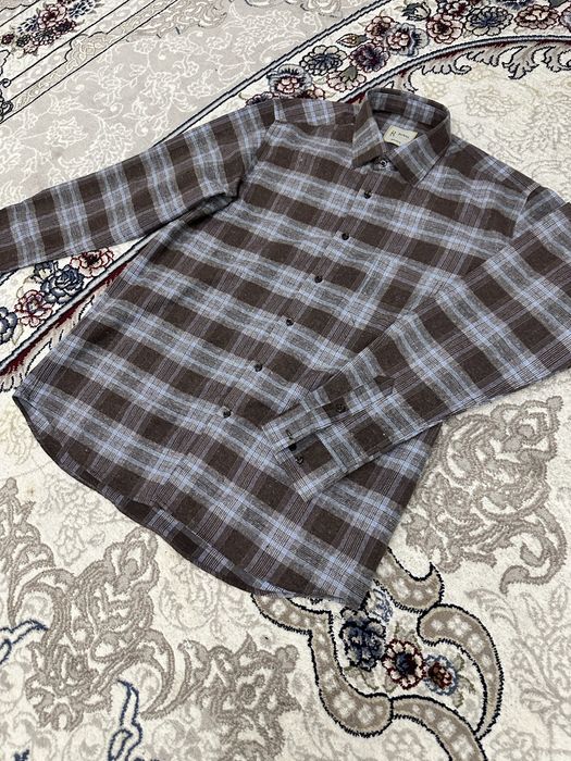 Мужская рубашка, плотная, качество очень хорошее.