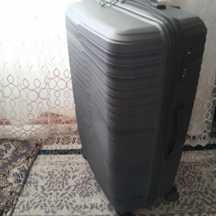 Чамадон сотилади