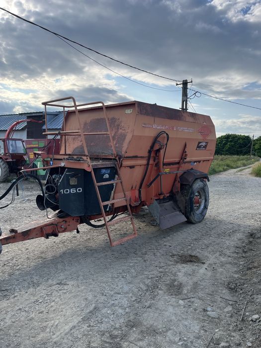 Vand remorca tehnologica , mixer pentru furaje kuhn