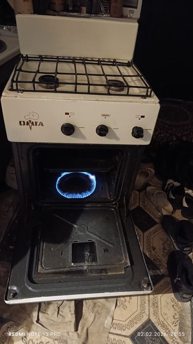 Срочно продаю газ плиту 2 кампоричний российский работает отличный