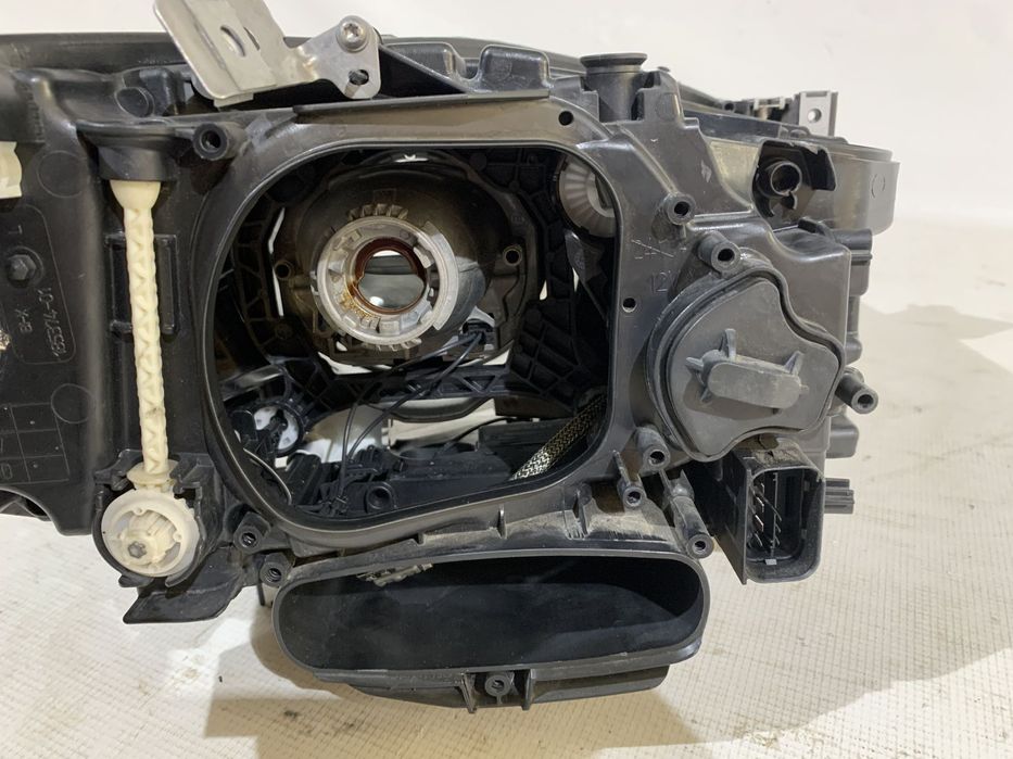 Far stanga BMW seria 5, F10, F11, LCI,Facelift, bi-xenon, fara adaptiv, 2013, 2014, 2015, 2016, cod origine OE 7343911